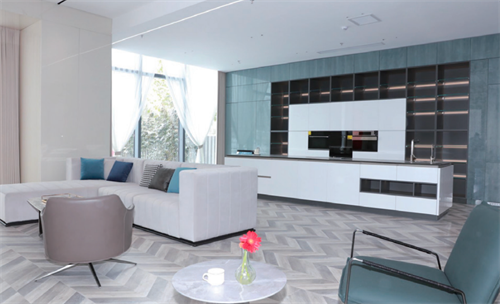 杂志11期陈辉3.png 杂志11期陈辉3.png